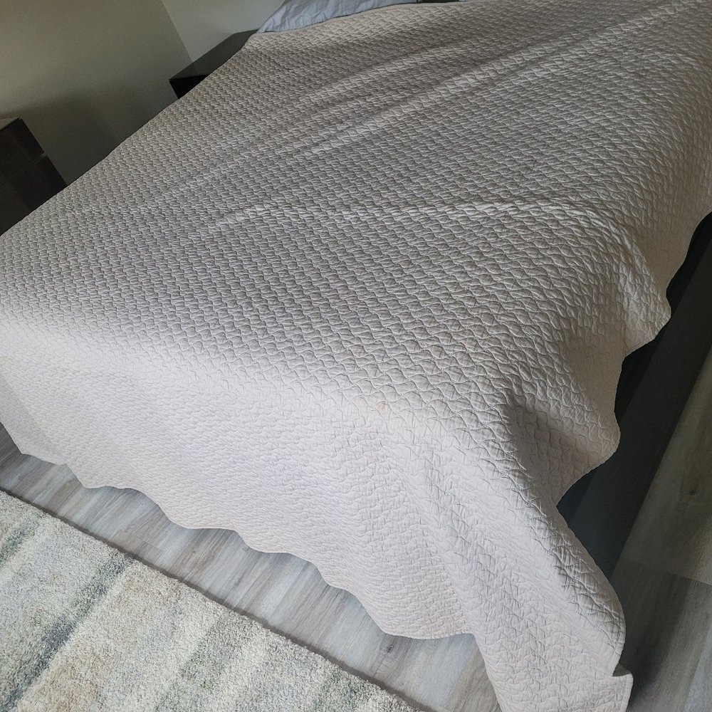 Hotel Collection Coverlet Queen size Cotton&polyester